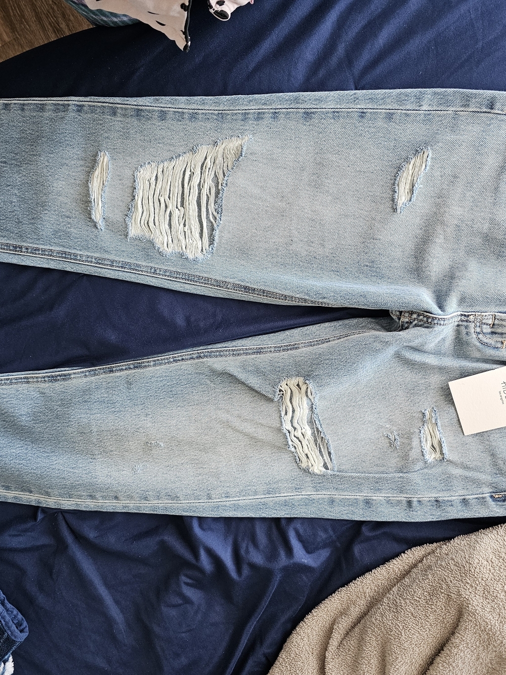 Light Wash Distressed Women’s Jeans - Classic Fit